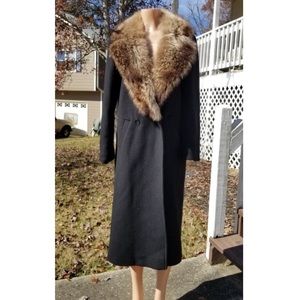 Vintage Lady Wool Trench/ Fox Fur collar